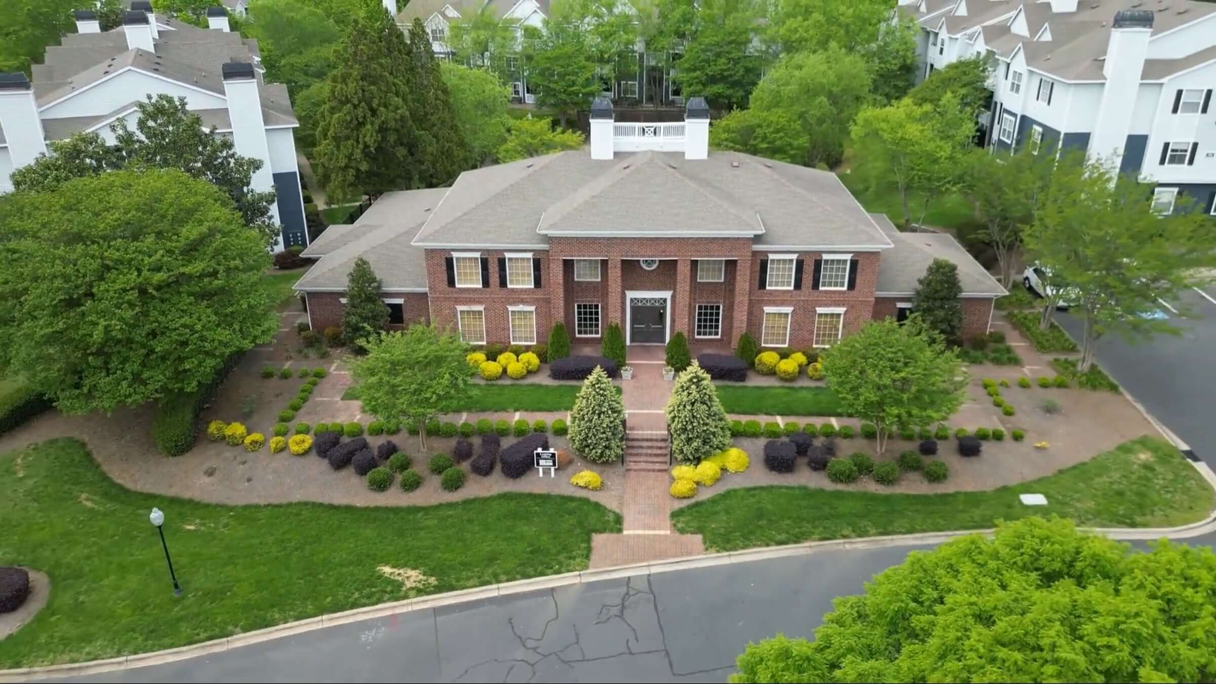 2017837583-afaf6088d16a751f4f6ff9ac819ee6b96c219962e7887a2d39a9e3c9c16f8194-d_2400